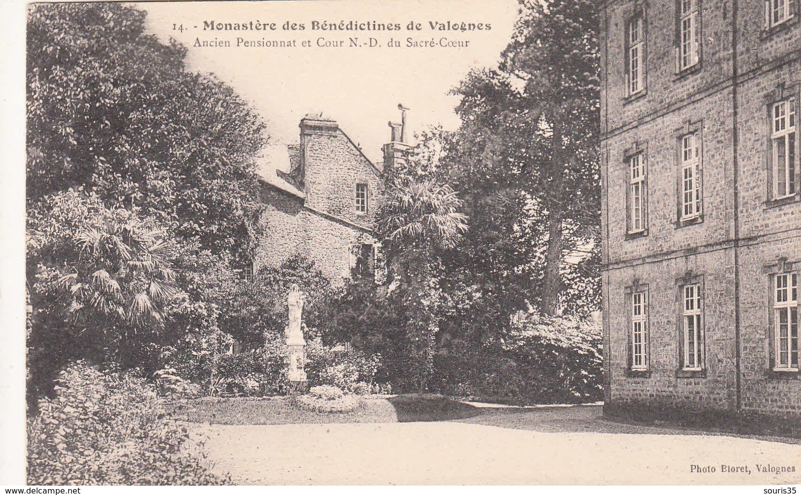50 VALOGNES Monastère Des Bénédictines Ancien Pensionnat Cour ND Du Sacré-Coeur - Valognes