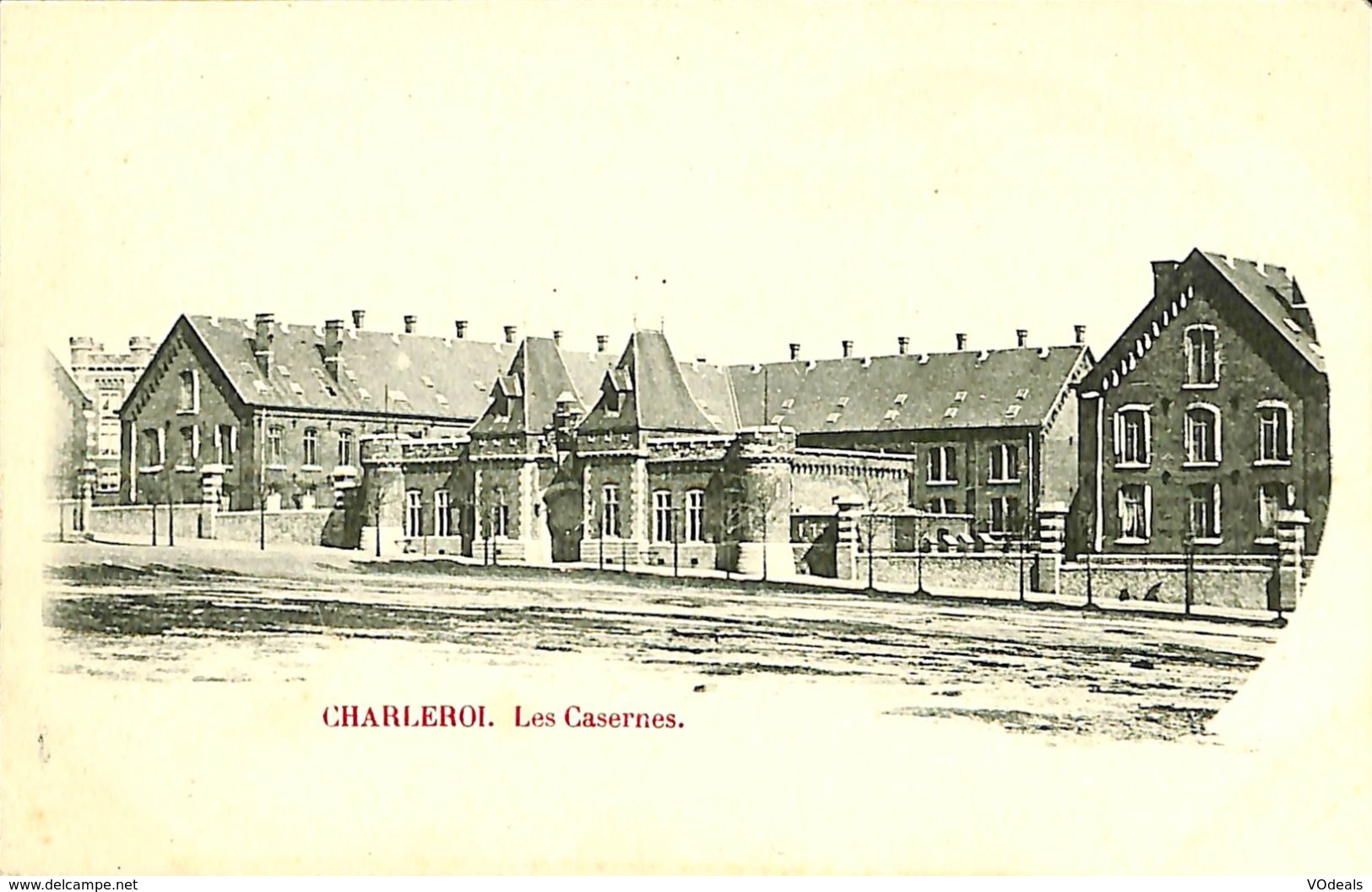 028 114 - CPA - Belgique - Charleroi - Les Casernes - Charleroi