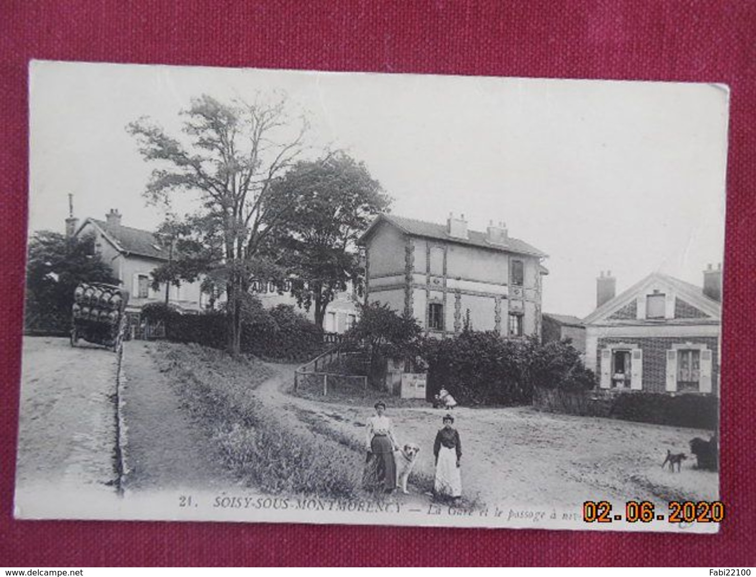 CPA - Soisy-sous-Montmorency - La Gare Et Le Passage à Niveau - Soisy-sous-Montmorency