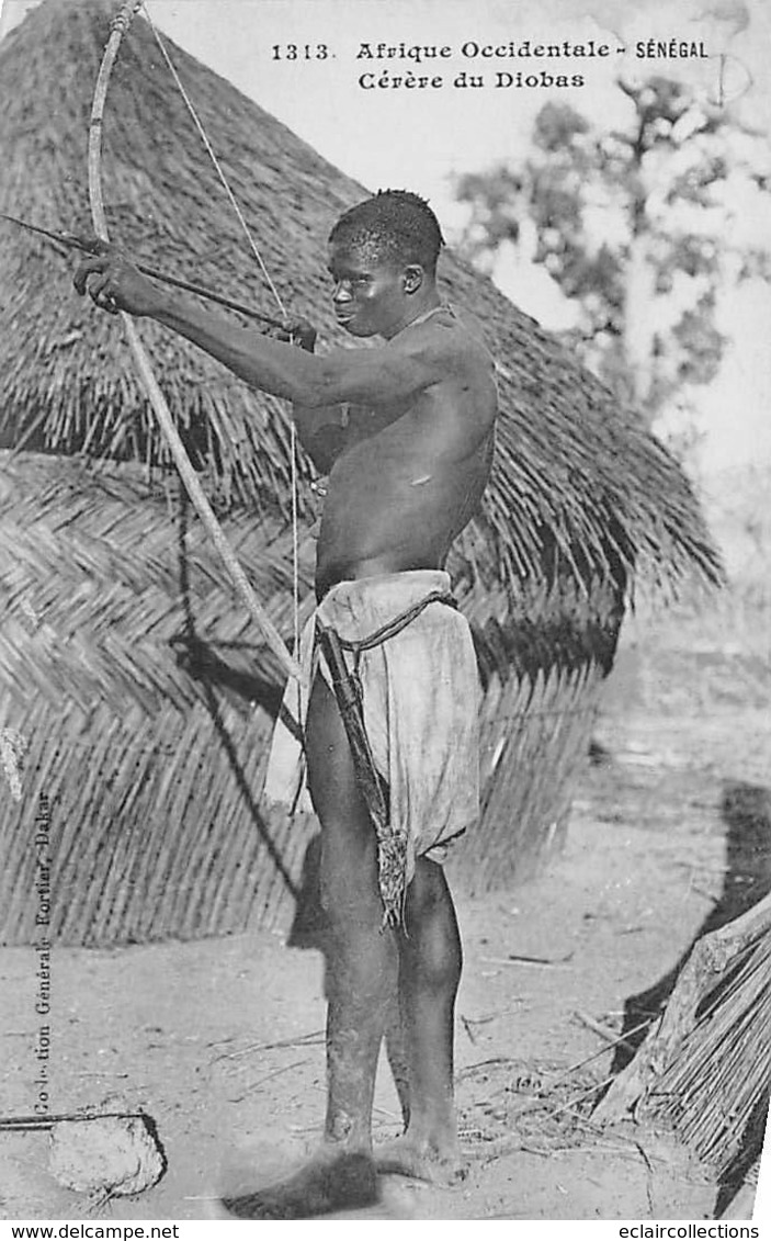 Thème Sport Tir  :     Le Tir A L'Arc Cérère Du Diobas  Sénégal        (voir Scan) - Tiro (armi)