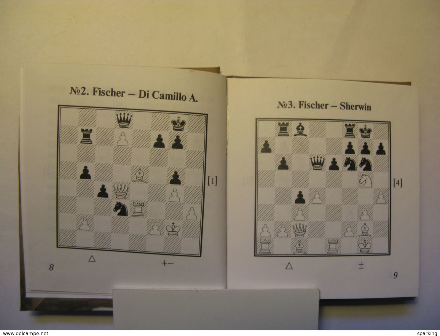 Chess. Robert Fischer: Great Chess Combinations (miniature edition). English and Russian