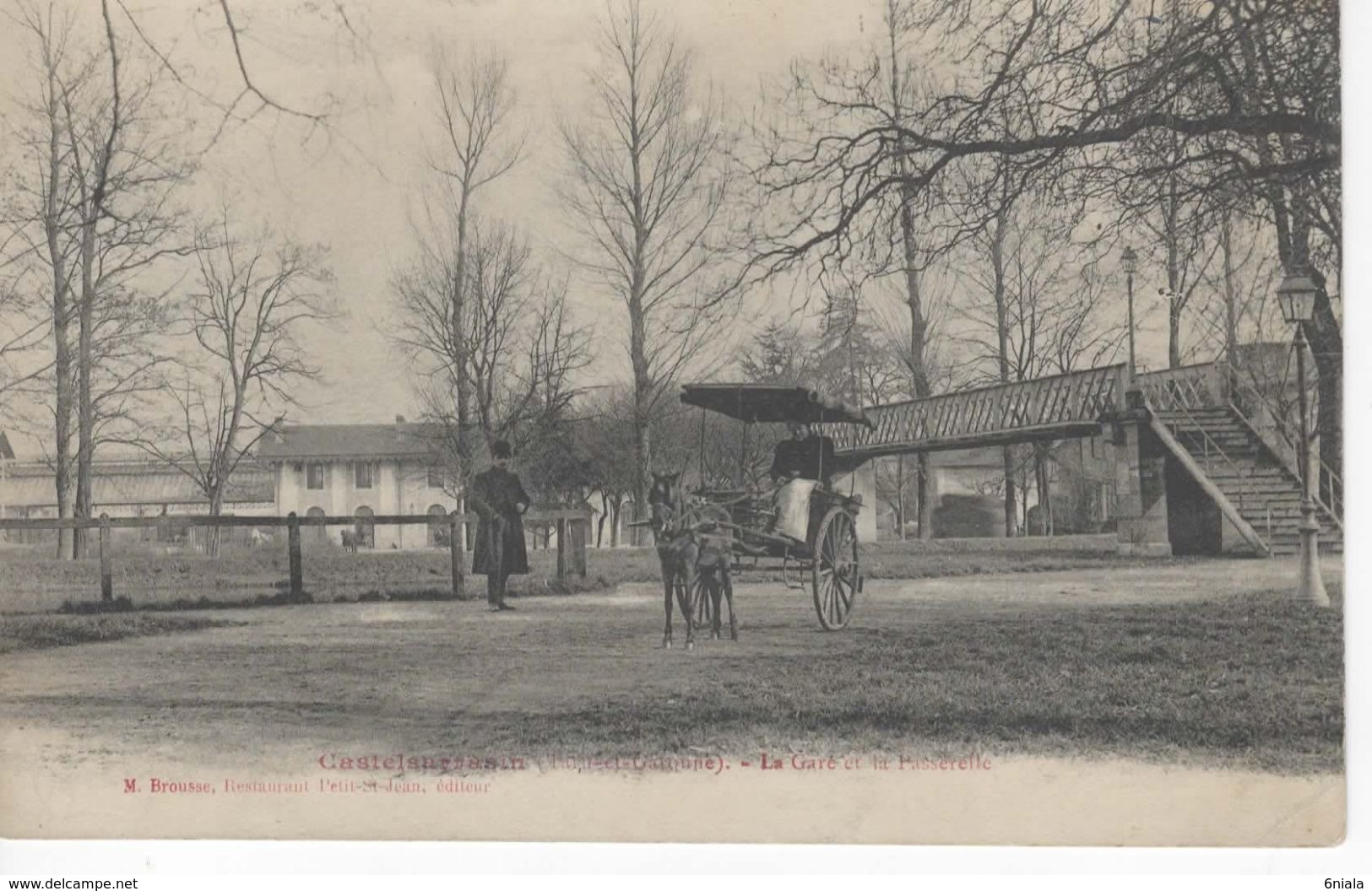 689 82  CASTELSARRASIN    LA GARE Et La Passerelle          Calèche, Chevaux Tarn Et Garonne - Castelsarrasin