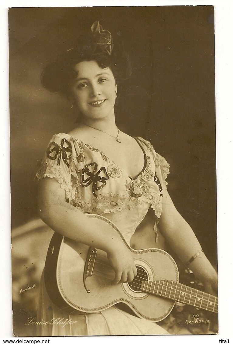 638 - Jeune Dame Et Guitare - Louise Schäfer - Musique Et Musiciens