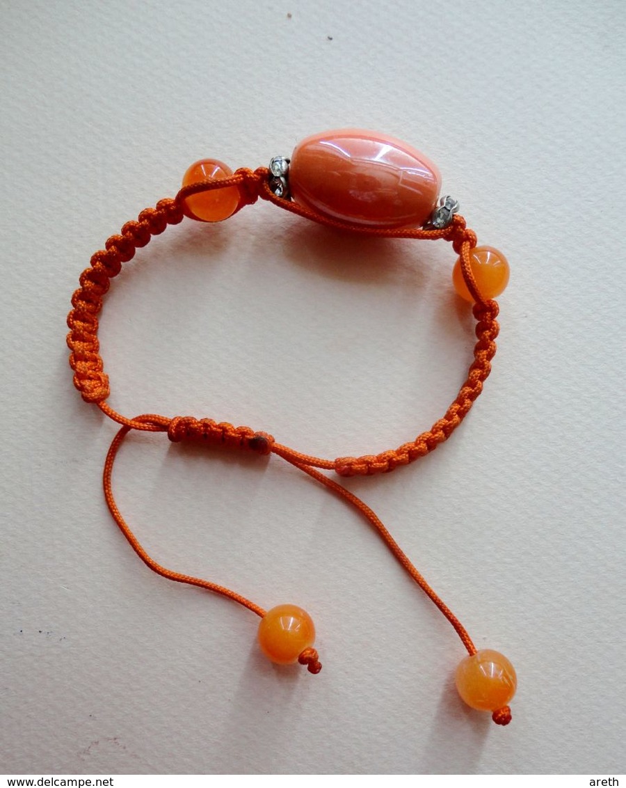 Bracelet Artisanal : Macramé,  Cabochon Et Perles De Verre Orange - Bracelets