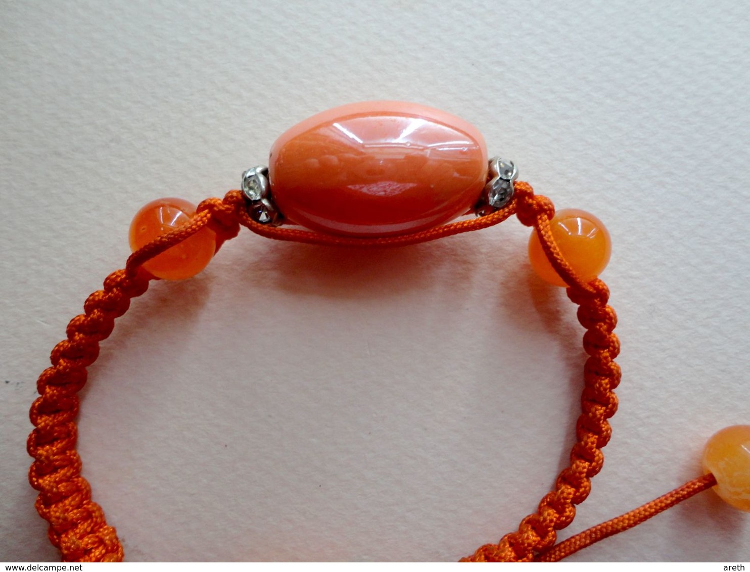 Bracelet Artisanal : Macramé,  Cabochon Et Perles De Verre Orange - Armbänder