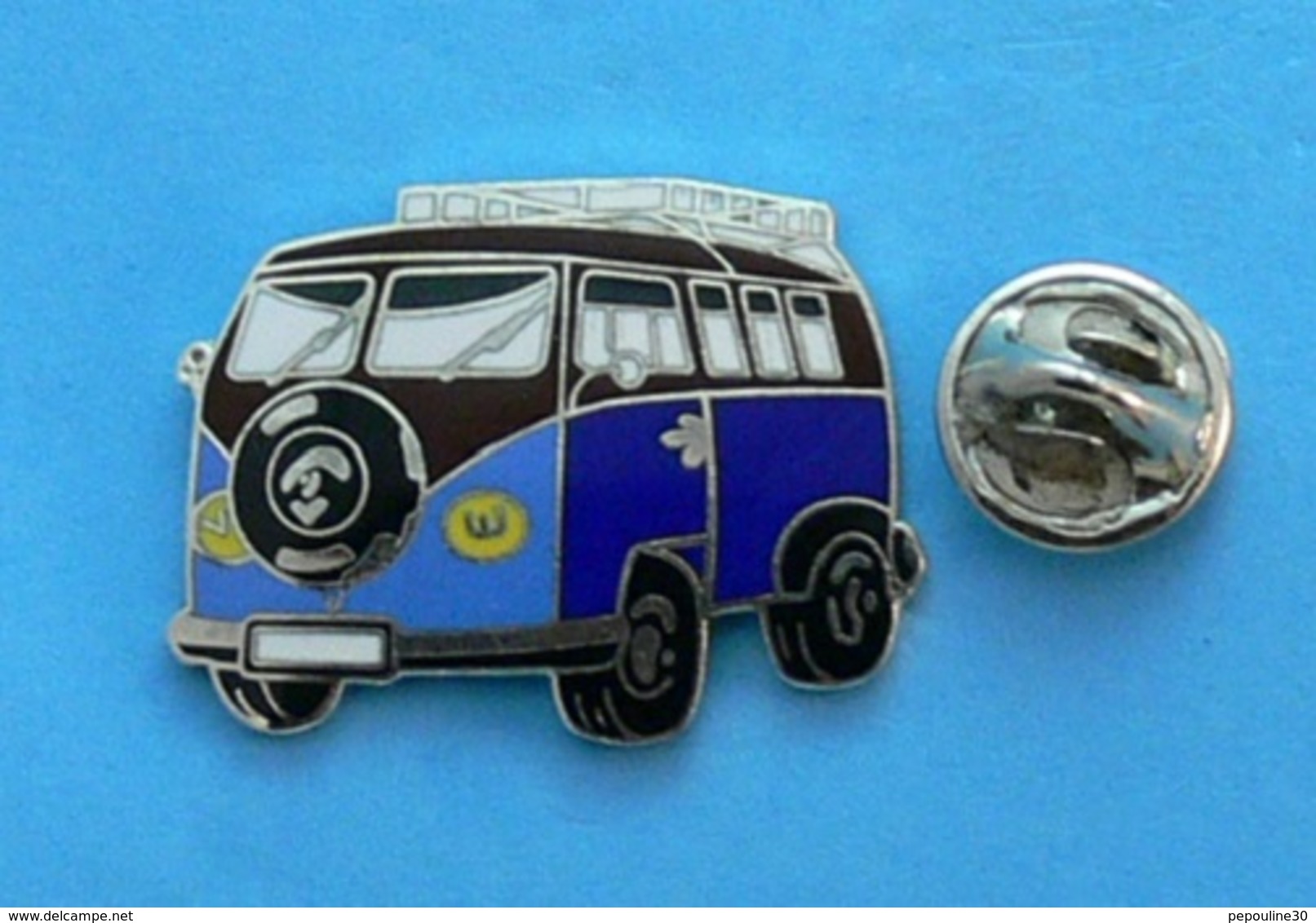 1 PIN'S //  ** LE MYTHIQUE / COMBI VOLKSWAGEN ** - Volkswagen