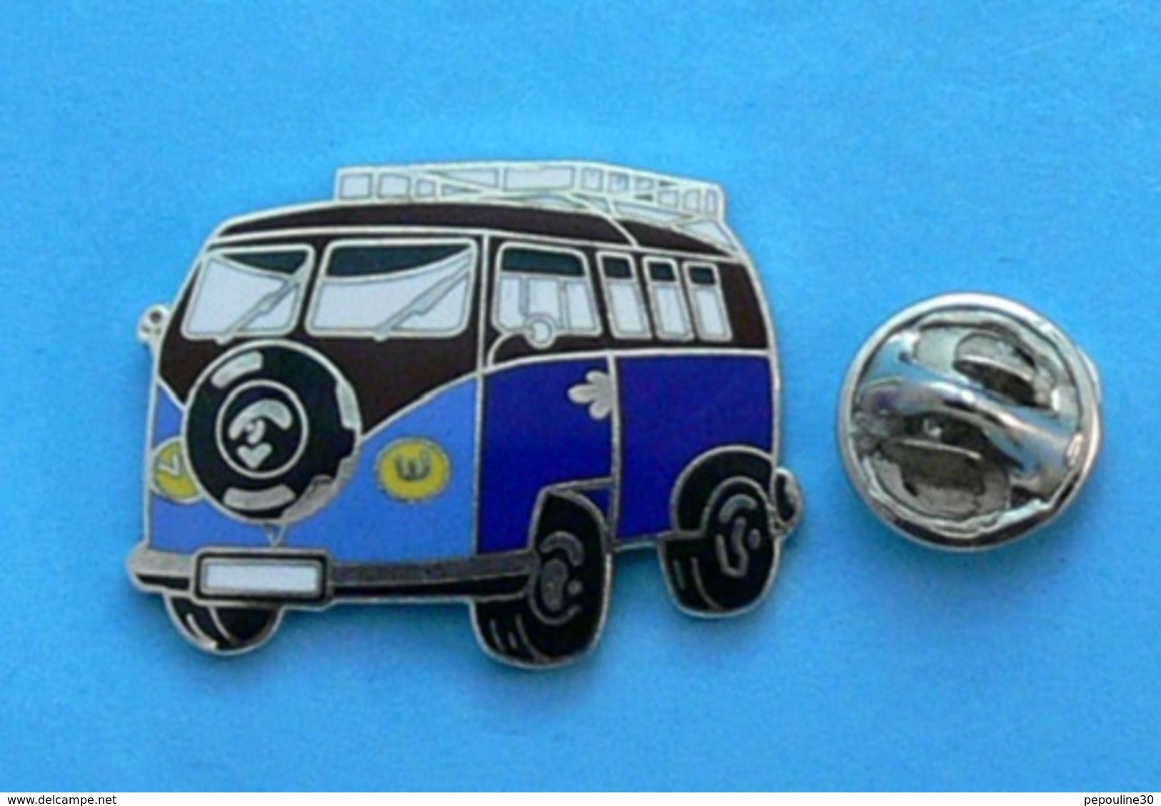 1 PIN'S //  ** LE MYTHIQUE / COMBI VOLKSWAGEN ** - Volkswagen