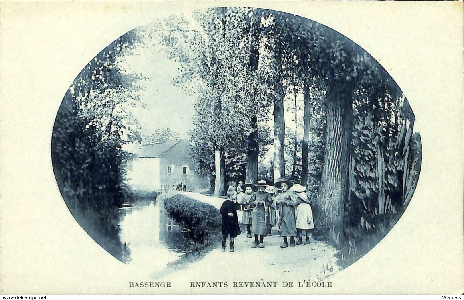 028 152 - CPA - Belgique - Bassenge - Enfants Revenant De L'école - Bassenge