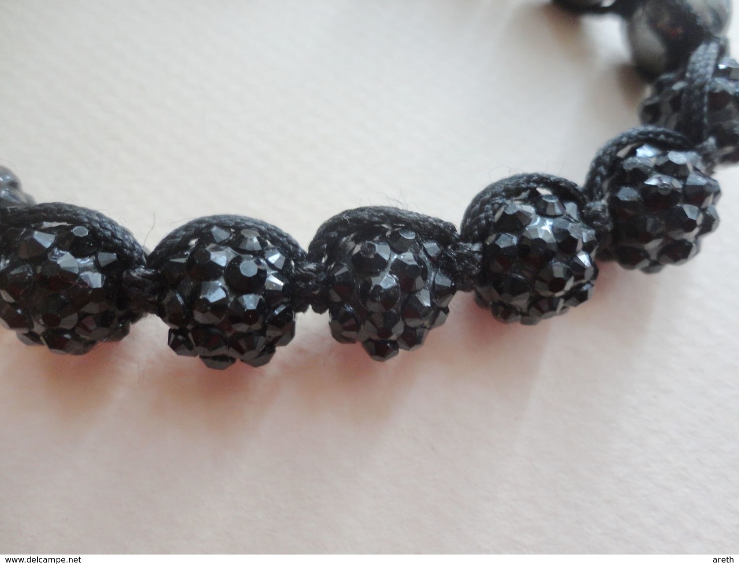 Bracelet Artisanal : Macramé,  Perles à Picots Noires  , Perles Verre Grises - Armbänder