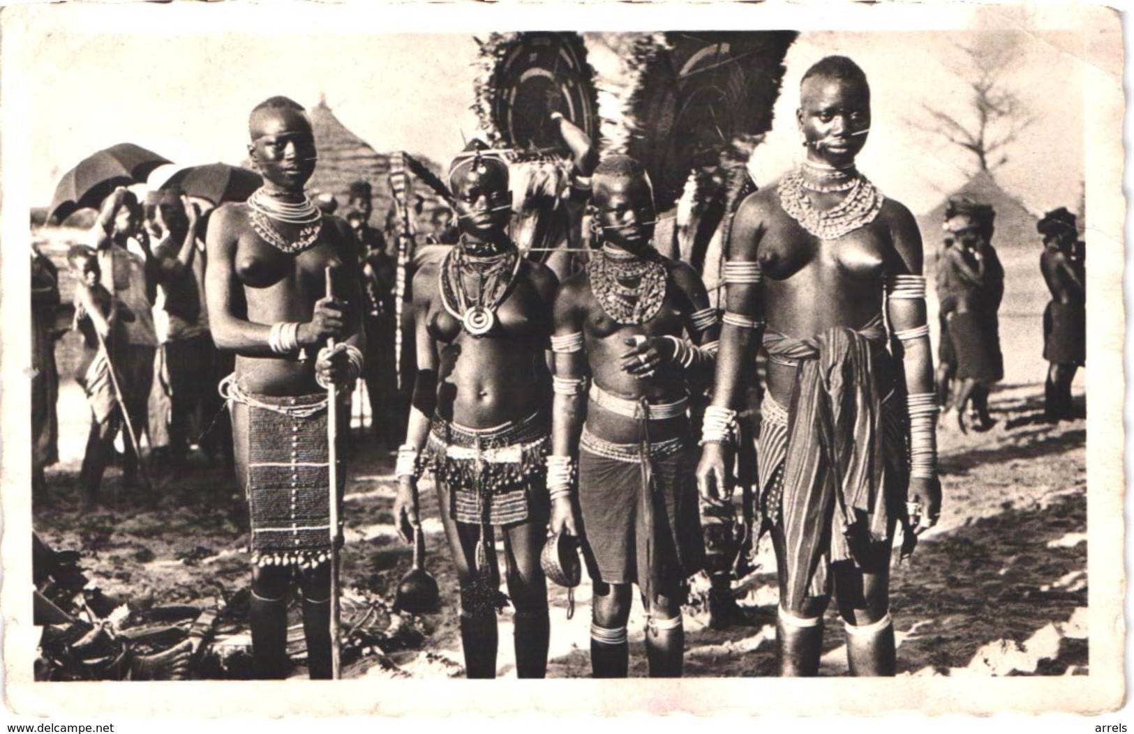 GN GUINEE  - Danseuse à YOUCOUNKOUM - Seins Nus - Animée - Belle - Guinee