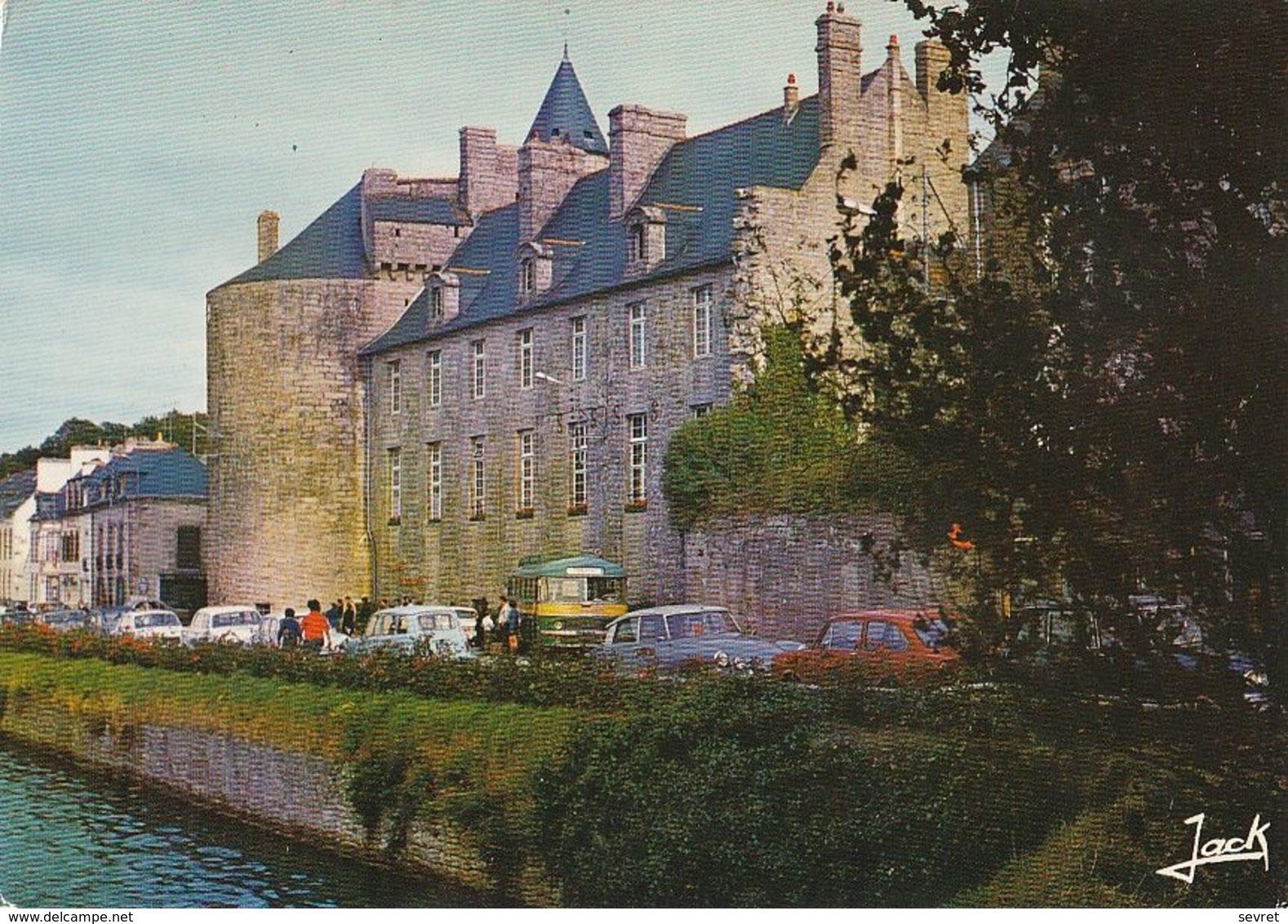 PONT-L'ABBE. - Le Château Des Barons Du Pont.  Autocar Et Voitures Années 60. - Pont L'Abbe