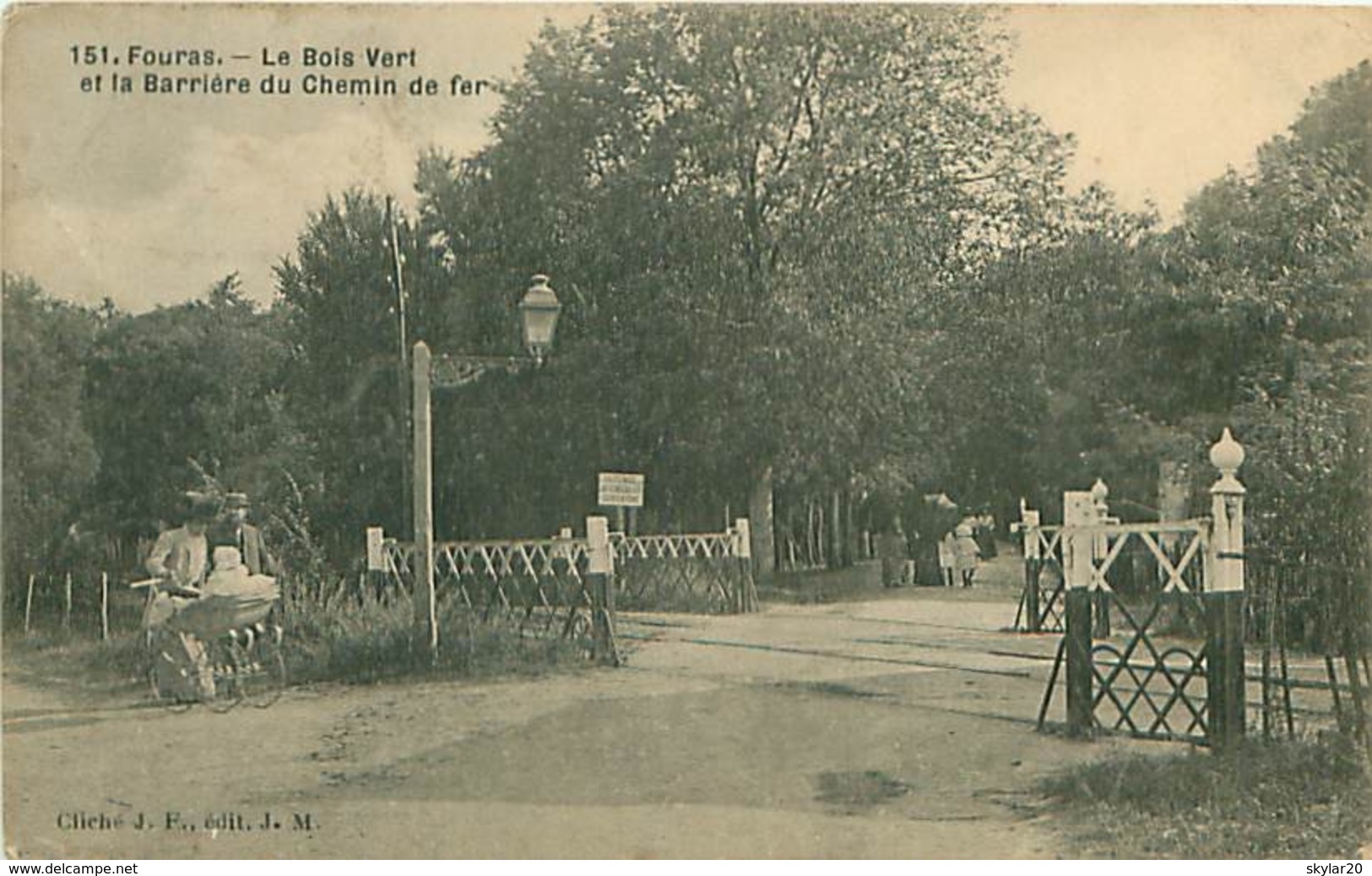 FOURAS (17) - LE BOIS VERT ET LA BARRIÈRE DU CHEMIN DE FER - Fouras-les-Bains