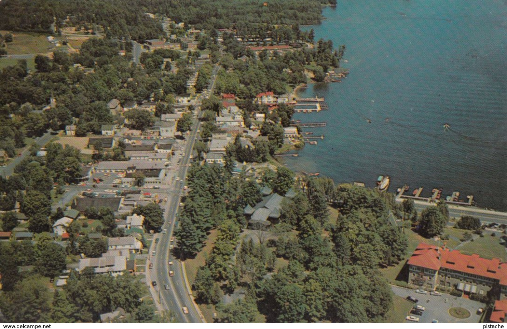 Lake George Village New York - Down The Road To The Beach - Unused - 2 Scans - Lake George