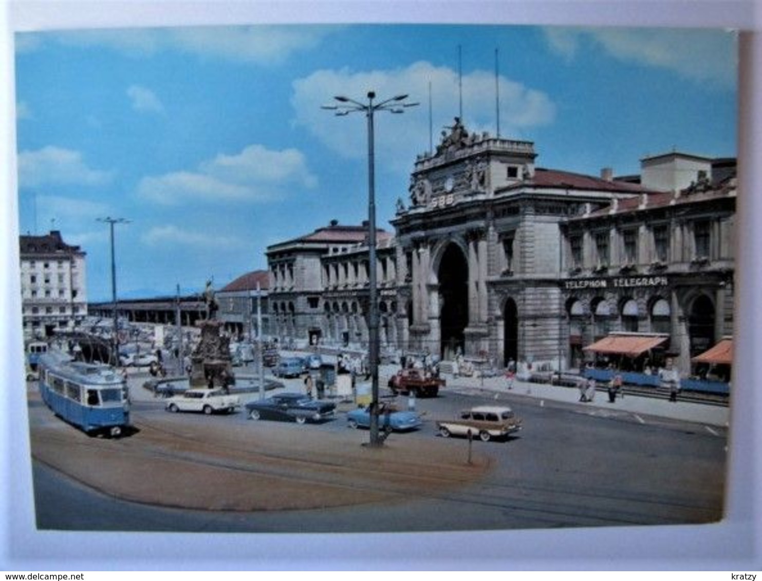 SUISSE - ZURICH - Place De La Gare - Zürich