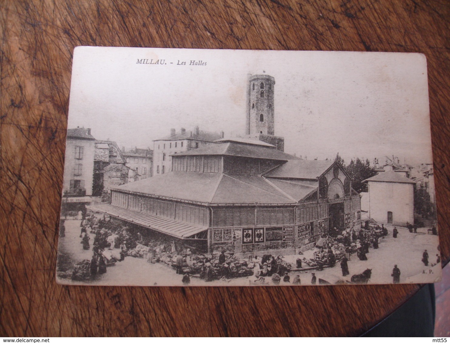 Cpa 12 Millau Marche Les Halles - Millau