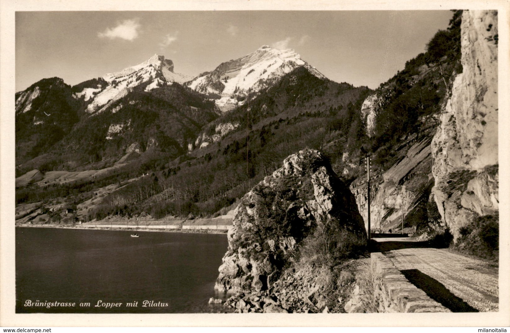 Brünigstrasse Am Lopper Mit Pilatus (36527) - Andere & Zonder Classificatie