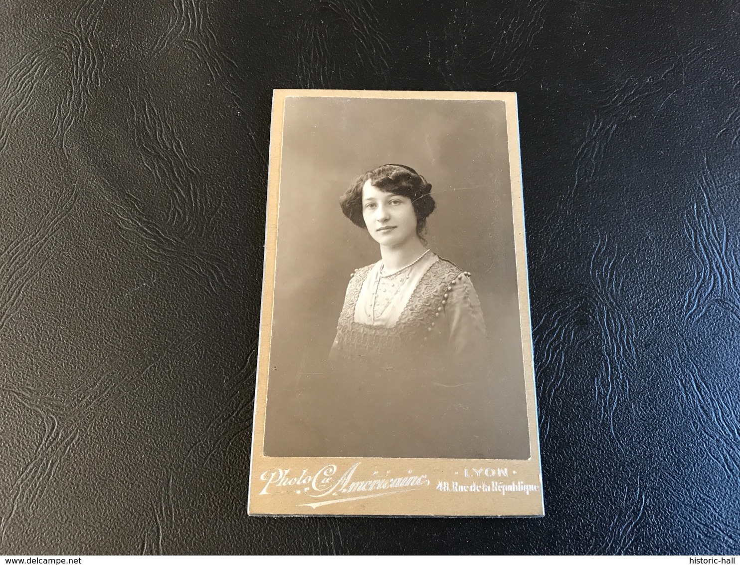 CDV PHOTO Jolie Demoiselle En Robe Magnifique - Cie AMERICAINE - LYON - Old (before 1900)