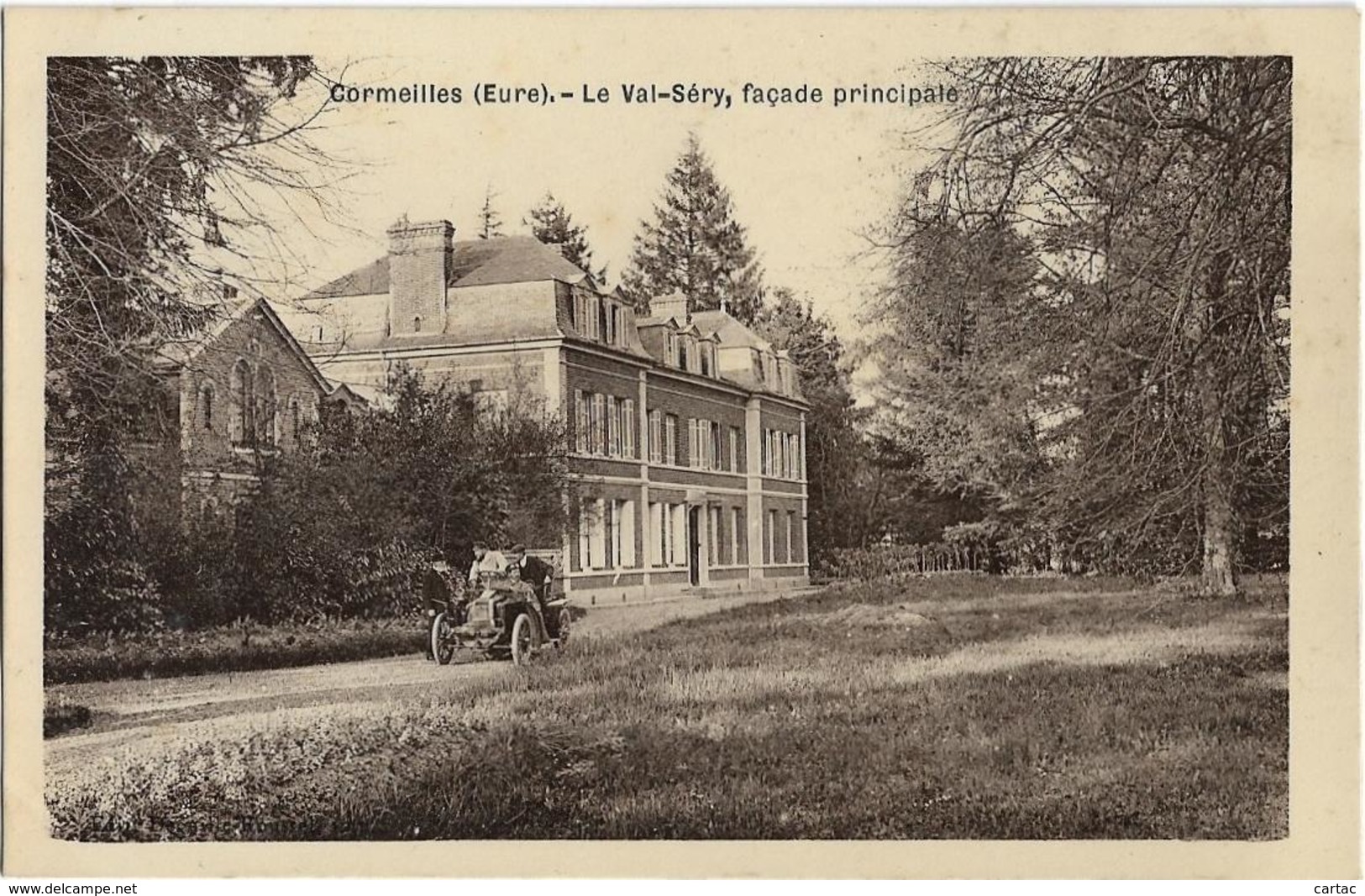 D27 - CORMEILLES - LE VAL SERY - FACADE PRINCIPALE - Plusieurs Hommes Avec Un Véhicule Ancien -CPSM Glacée Petit Format - Sonstige & Ohne Zuordnung