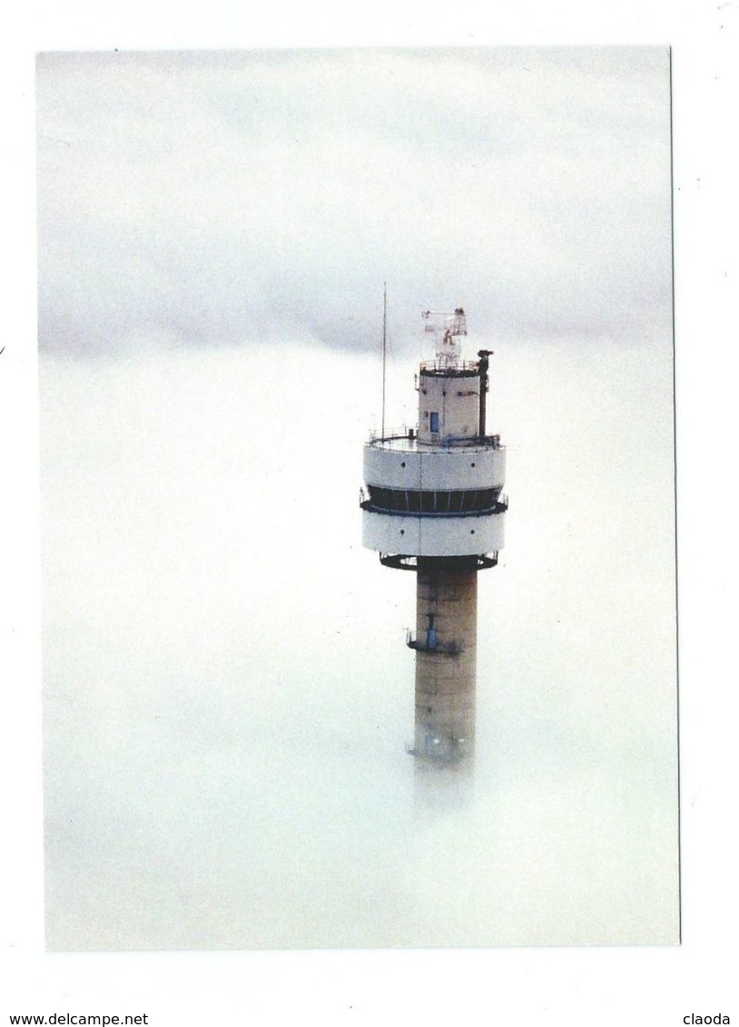 17657 - VIGIE DU STIFF (Dans La Brume) ÎLE D'OUESSANT - Lighthouses