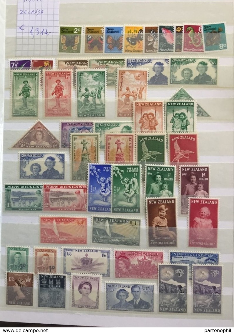 846 ** New Zeland: 1970/1989 - Collezione Del Periodo In Un Raccoglitore, Presenti Foglietti E Minifogli. Cat € 1314 - Lots & Serien