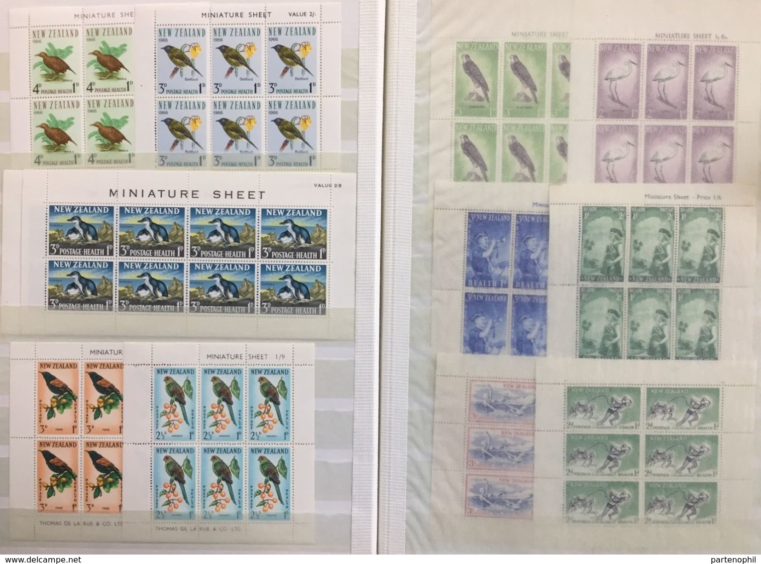 846 ** New Zeland: 1970/1989 - Collezione del periodo in un raccoglitore, presenti foglietti e minifogli. Cat € 1314