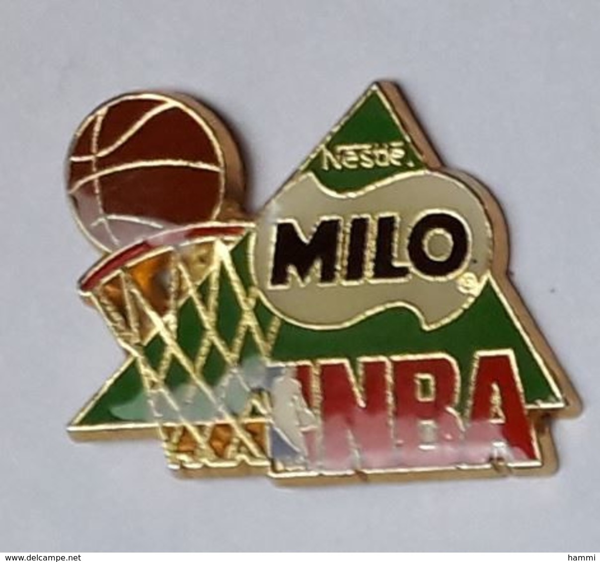 A221 Pin's USA BASKET  MILO NESTLE NBA Achat Immédiat - Basketball