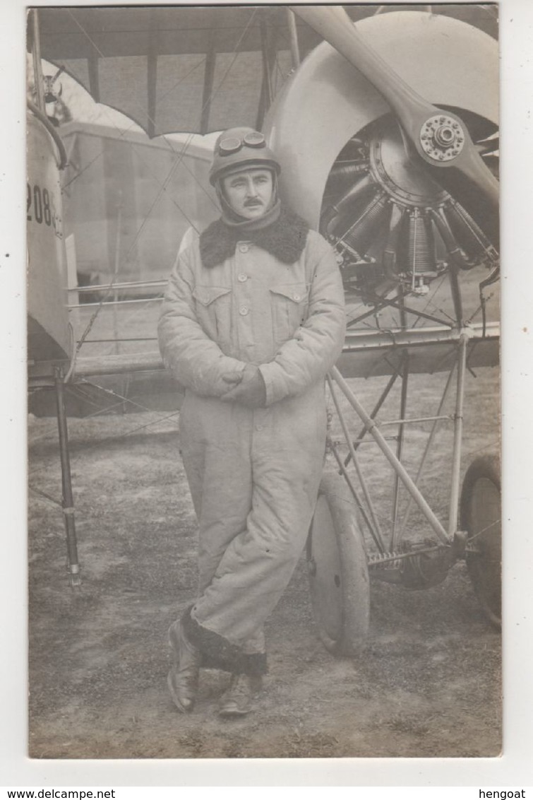 Superbe Carte Photo D'un Pilote En Tenue De Vol Devant Son Biplan ( Neuve ). - Guerre 1914-18