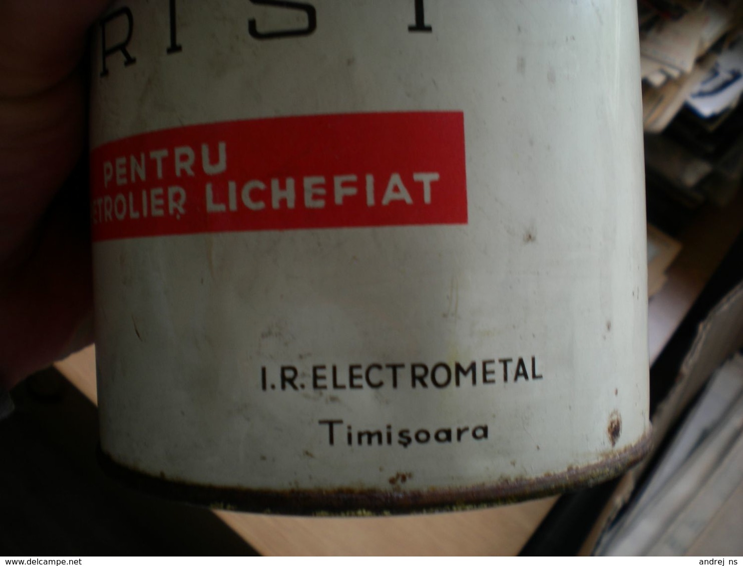 Old hot plate Resou PortativTurist El Met Pentru Gaz Petrolier Lichefiat I R Electrometal Timisoara  in Tin Box