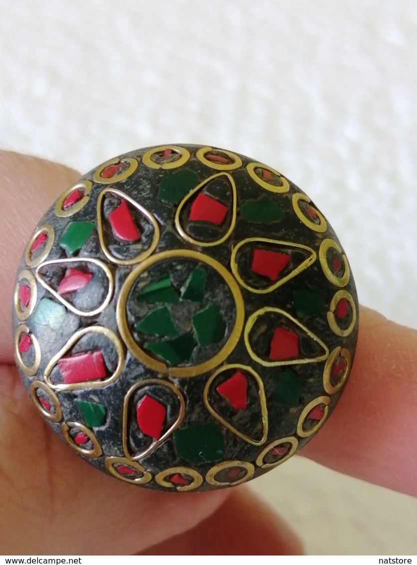 Bronze  Tone  Mosaic Of Malachite And Corall Ring - Bagues