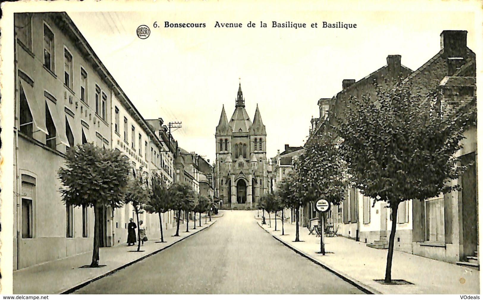 028 176 - CPSM - Belgique - Bonsecours - Avenue De La Basilique Et Basilique - Péruwelz