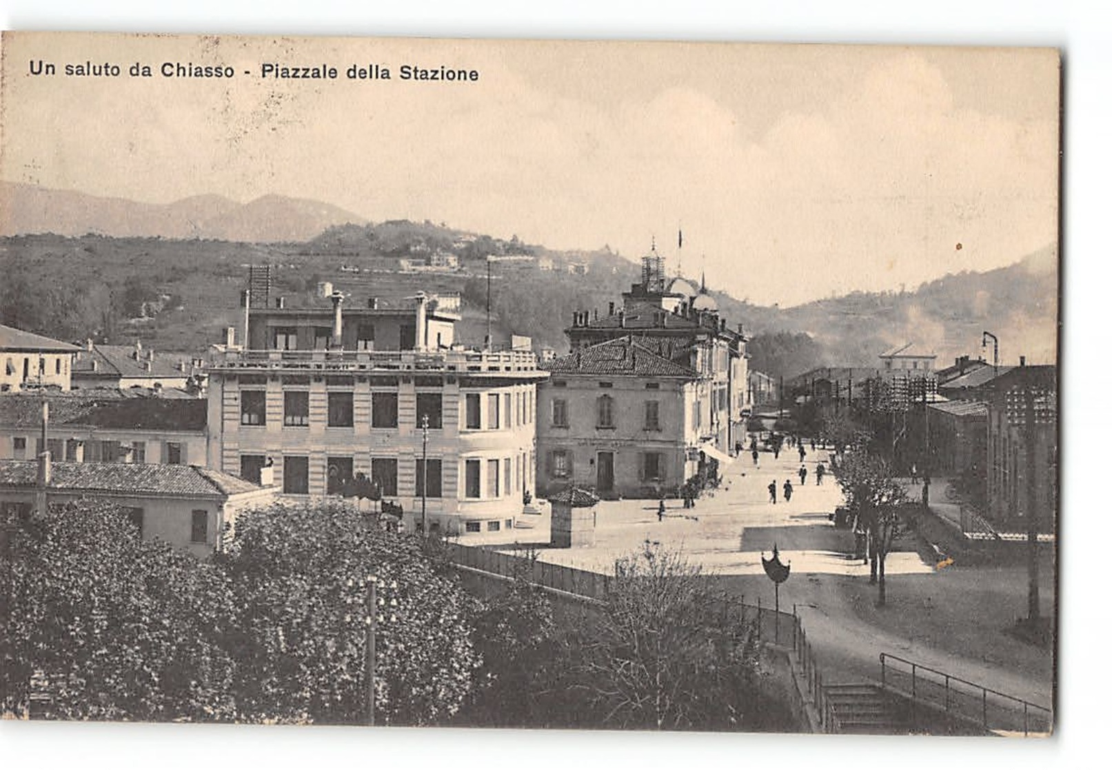 CPA Un Saluto Da Chiasso Piazzale Della Stazione - Chiasso