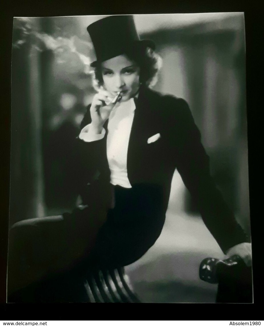 MARLENE DIETRICH COEURS BRULES MOROCCO PORTRAIT A LA CIGARETTE PHOTO PRESSE CINEMA MOVIE FILM PRESS FOTO - Célébrités