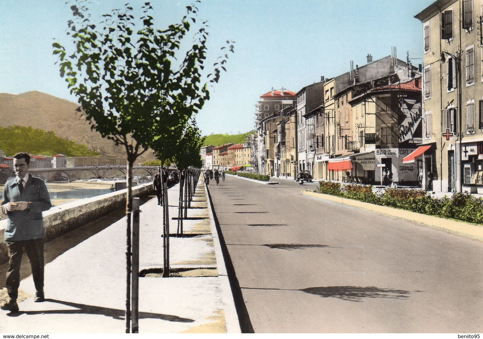 CPSM D'ALES - L'Avenue. - Alès