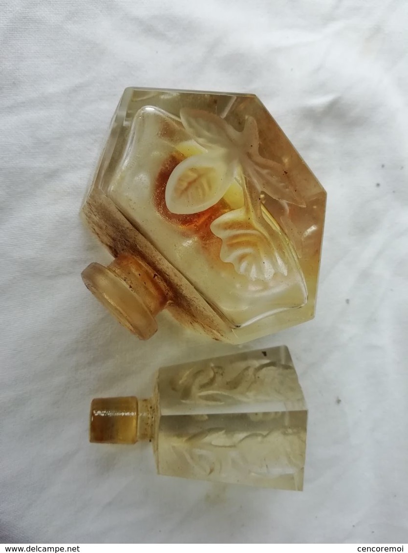 flacon de parfum ancien en cristal taillé comme les flacons flacon Tchécoslovaque