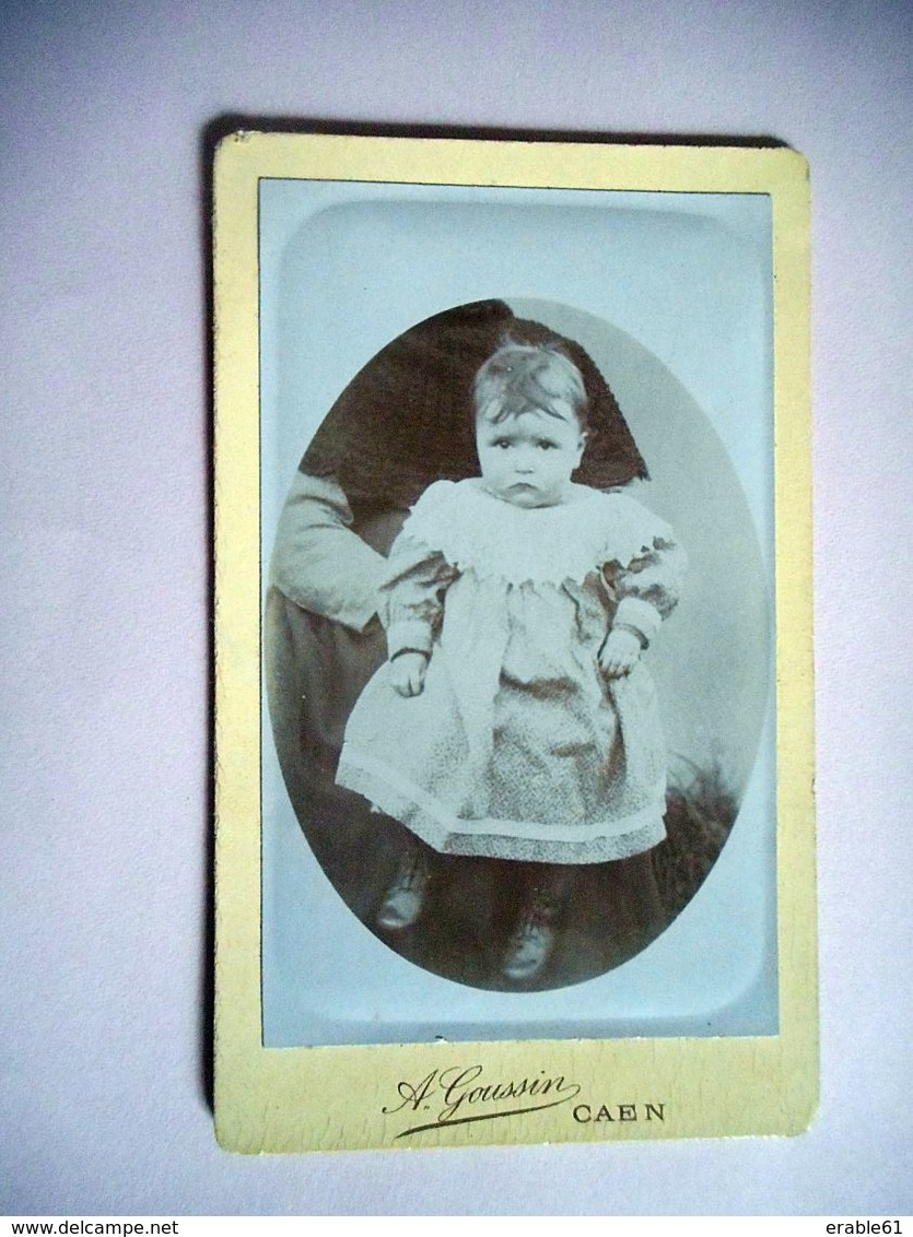 PHOTO CDV ENFANT BEBE  MODE  Cabinet GOUSSIN A CAEN - Old (before 1900)