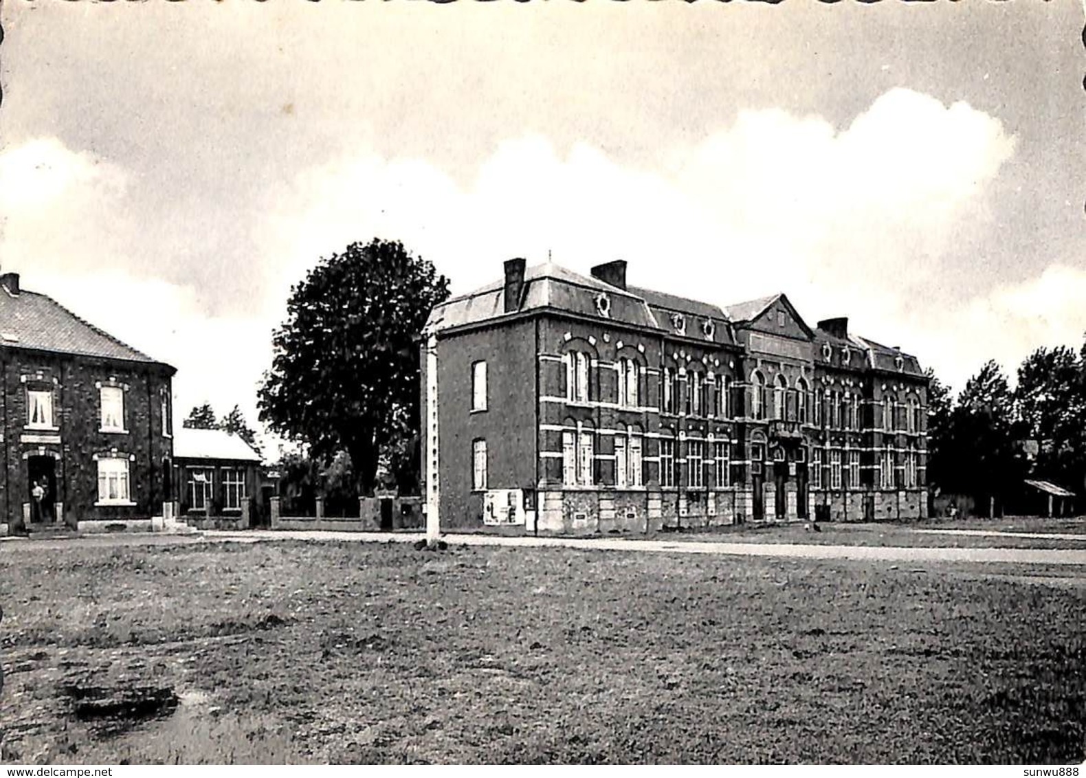 Bersillies - L'Abbaye - Hôtel Communal Et Les écoles (1968) - Erquelinnes