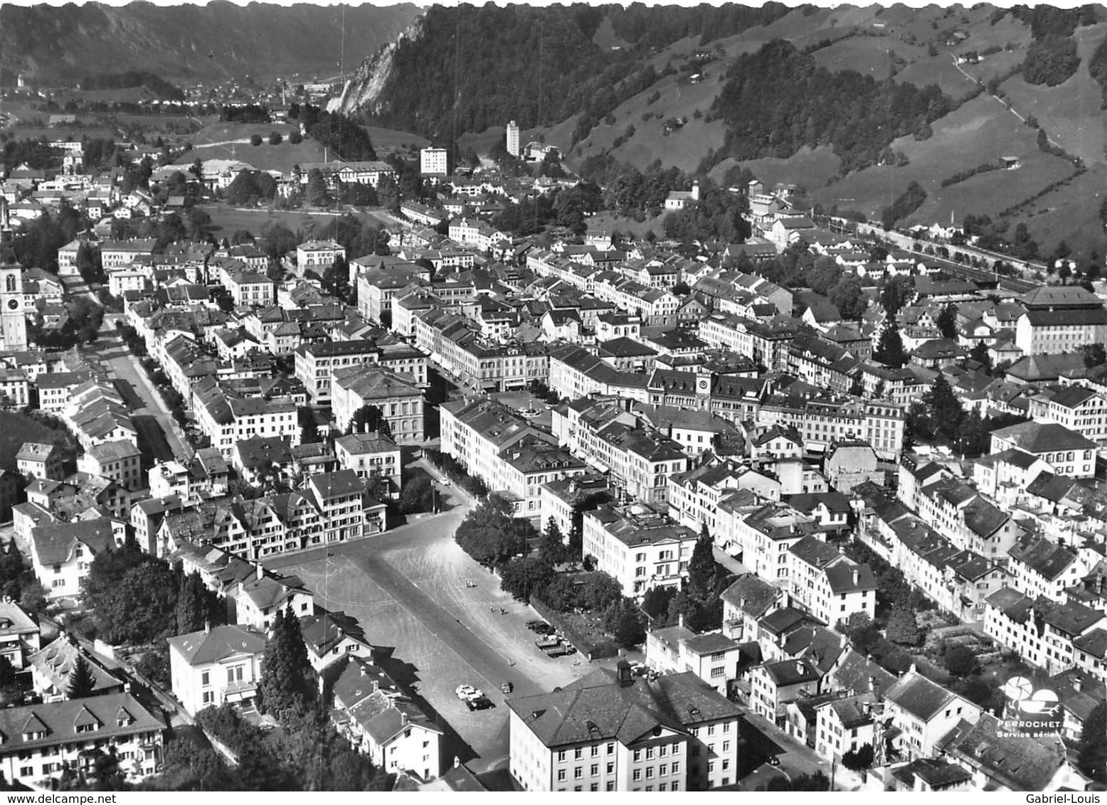 Flugaufnahme Mit Dem Flugzeug über  Glarus (10 X 15 Cm) - Autres & Non Classés