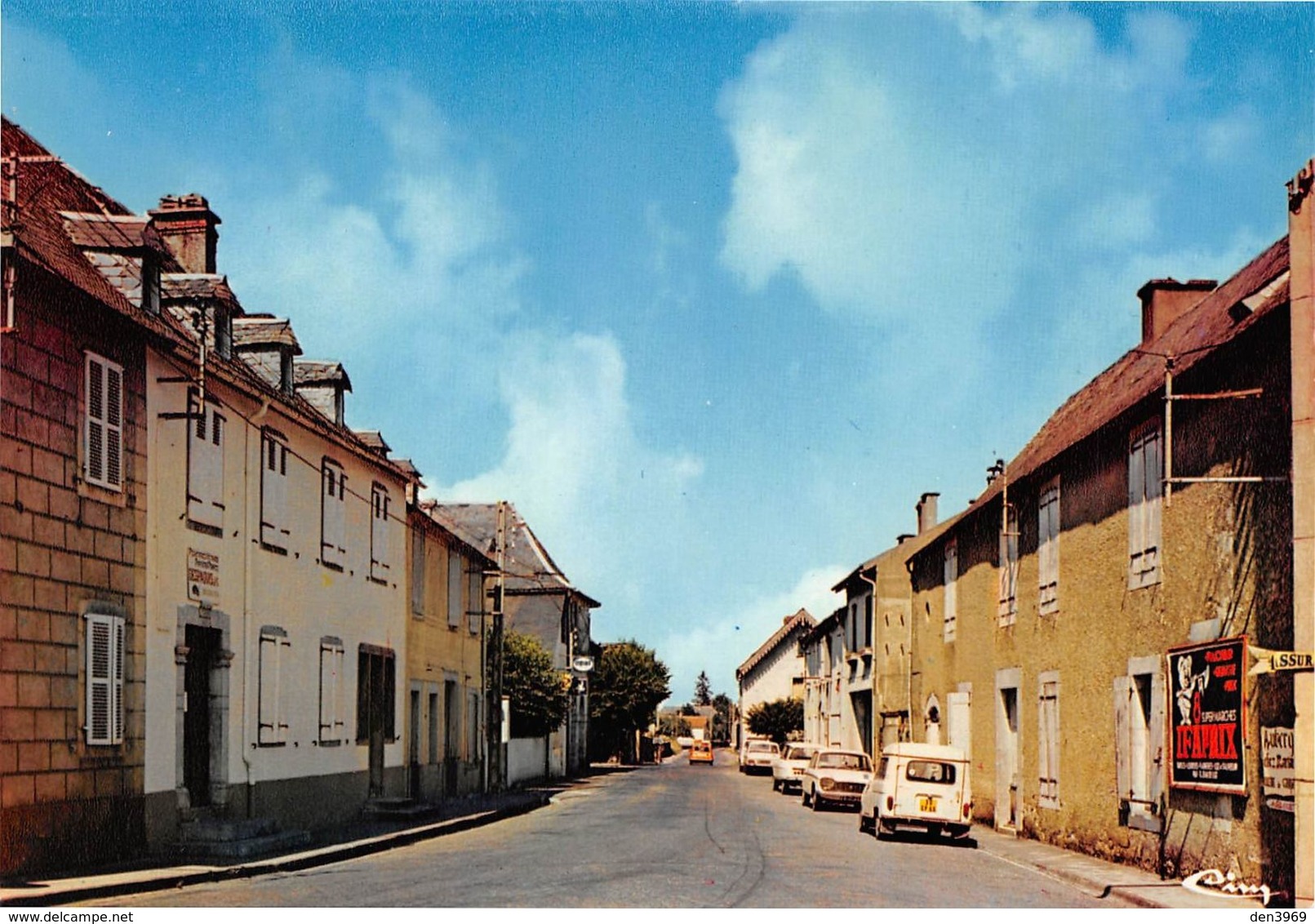 La BARTHE-de-NESTE - Vieux Village - Renault 4L Break - La Barthe De Neste