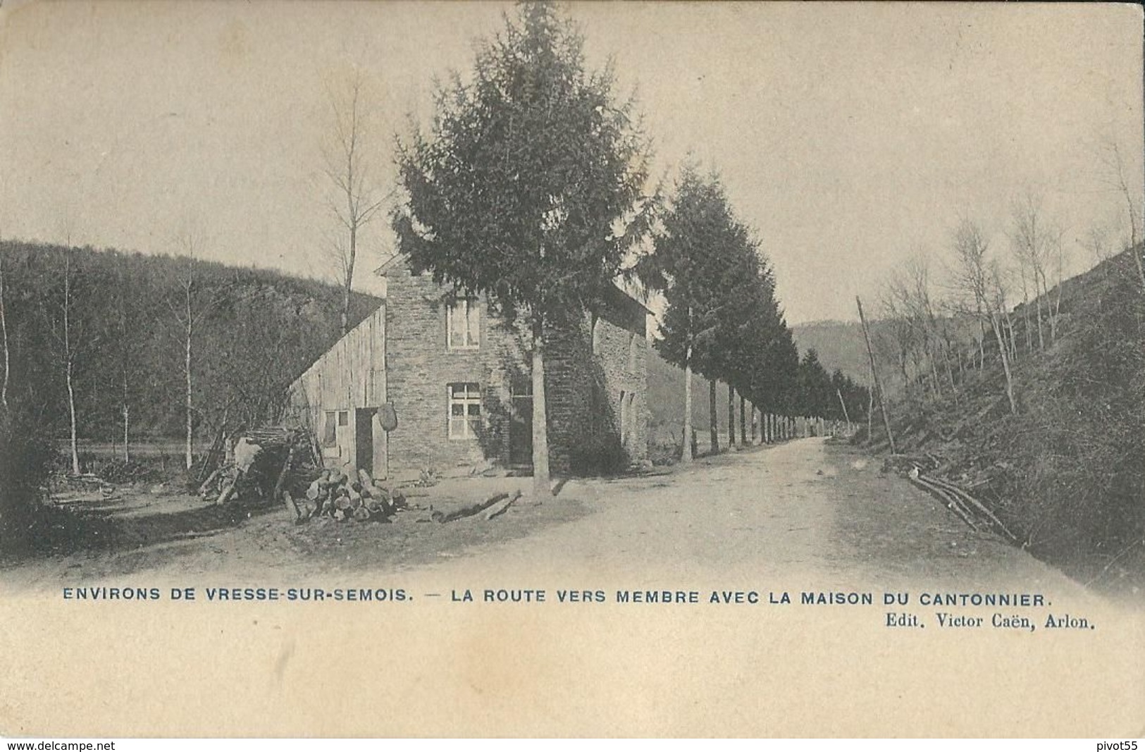 Vresse-sur-Semois  La Route Vers Membre Avec La Maison Du Cantonnier - Vresse-sur-Semois