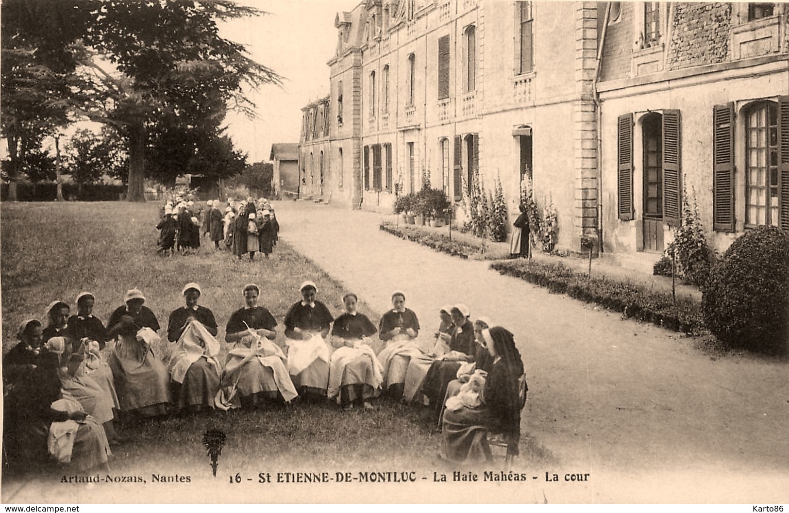 St Etienne De Montluc * La Haie Mahéas * La Cour * Dentellières Brodeuses - Saint Etienne De Montluc