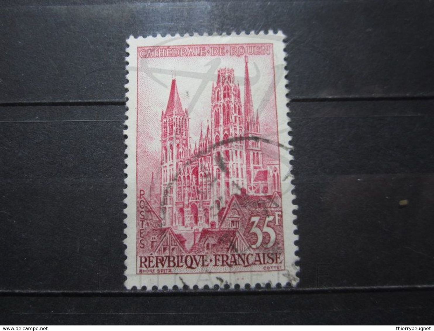 VEND BEAU TIMBRE DE FRANCE N° 1129 , TOITS ROUGES !!! - Usati