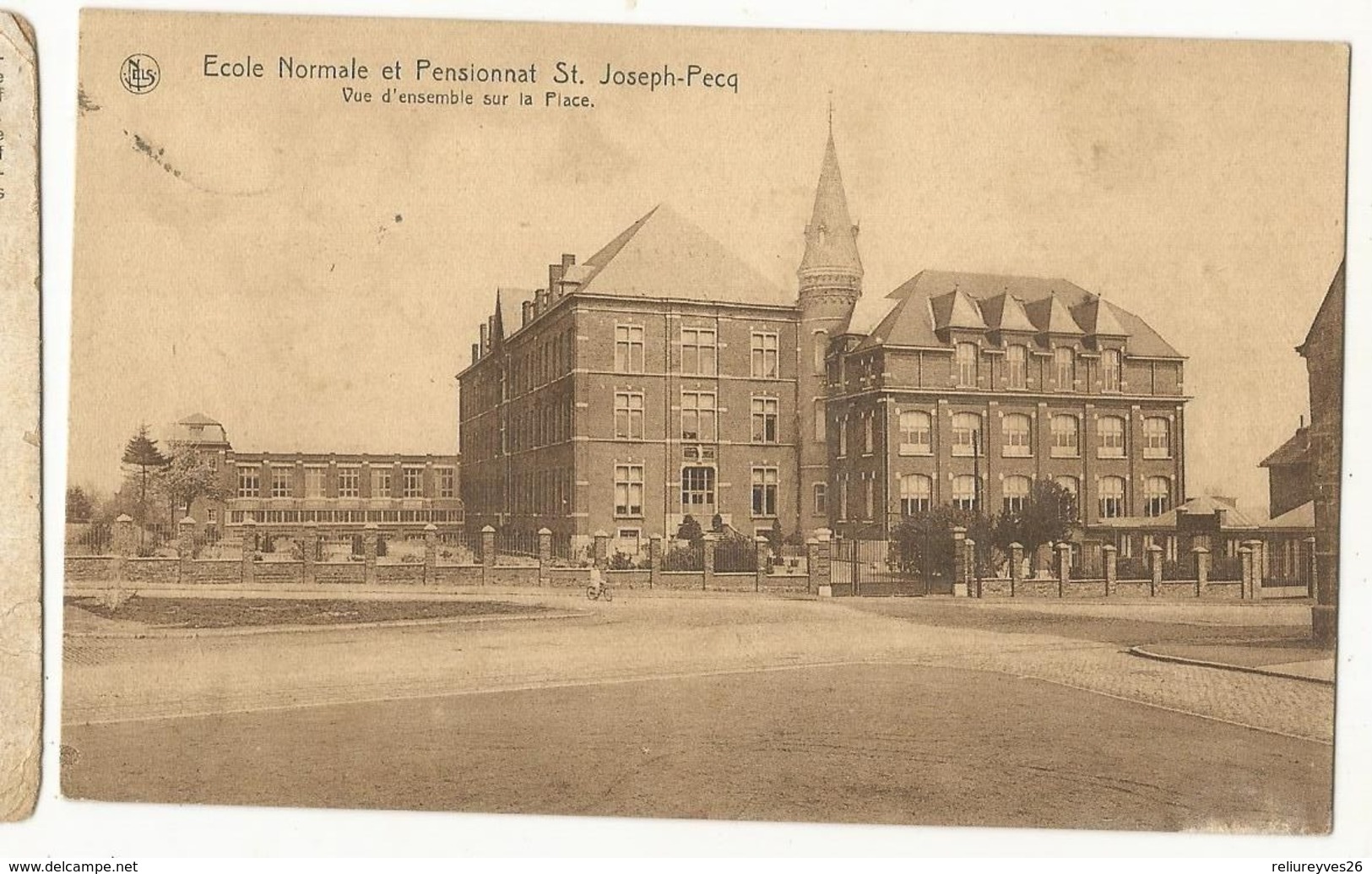 CPA, Belgique , Ecole Normale Et Pensionnat St. Joseph-Pecq ,vue D' Ensemble Sur La Place Ed. Nels - Pecq