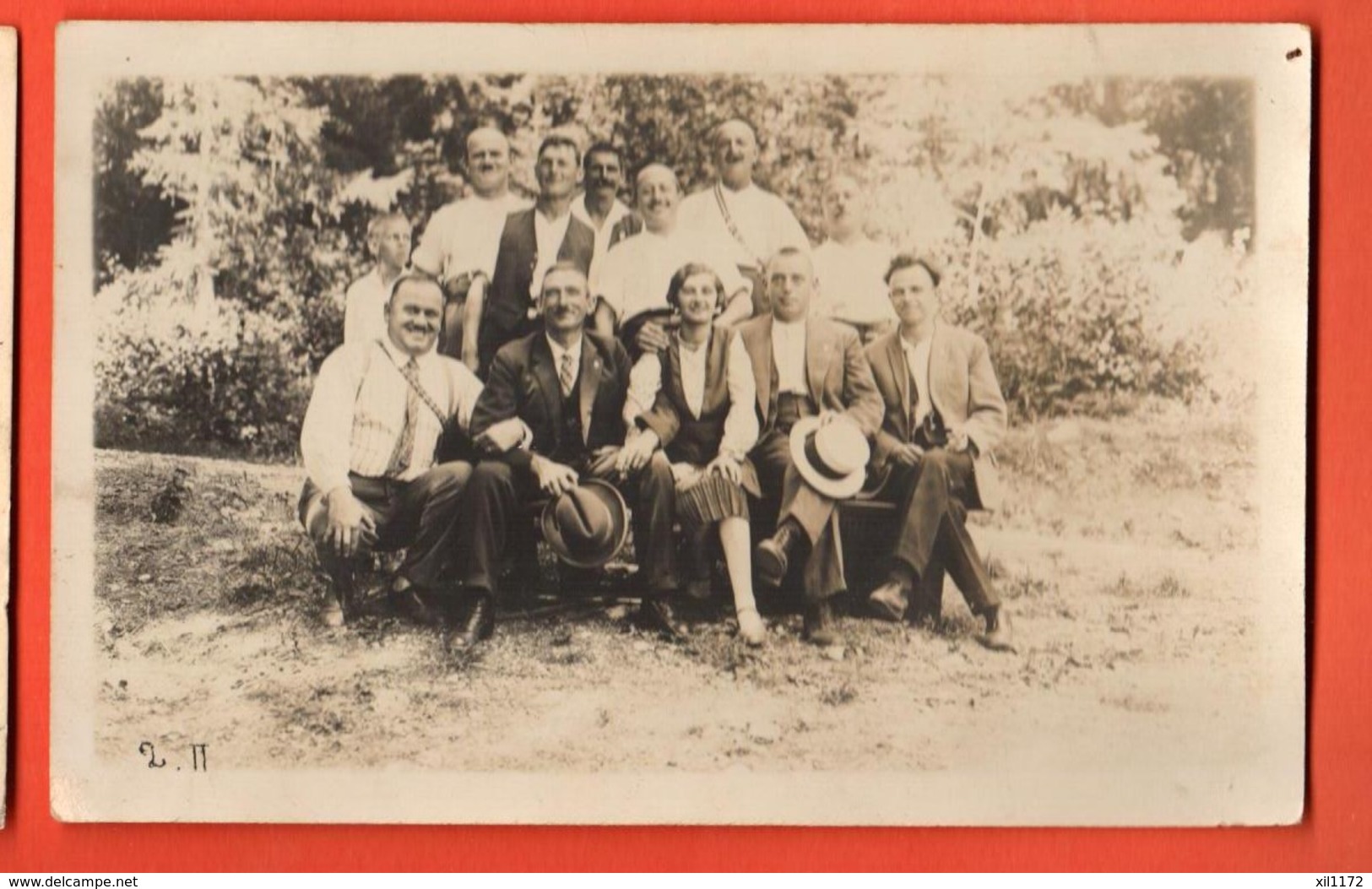 ZAQ-42 RARE Carte-Photo Groupe De Personnes à Moudon Selon Origine Du Lot.  Non Circulé - Moudon