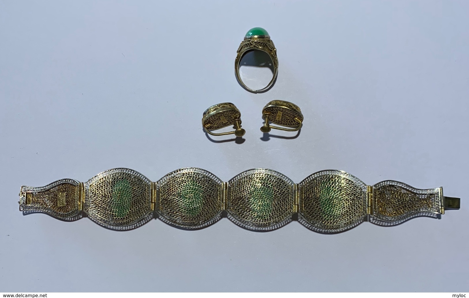 Bijoux De Fantaisies. Set De Bracelet, Boucles D'oreiles, Bague. Probablement Italien Années 60.  Bracelet Fait 18 Cm - Autres & Non Classés