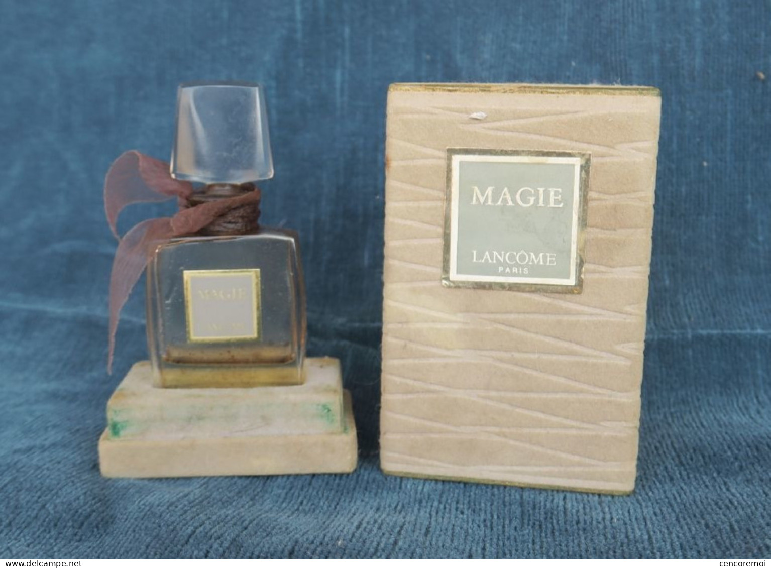 Ancien Flacon à Parfum De Collection, Magie De Lancôme , 1ère Taille - Flacons (vides)