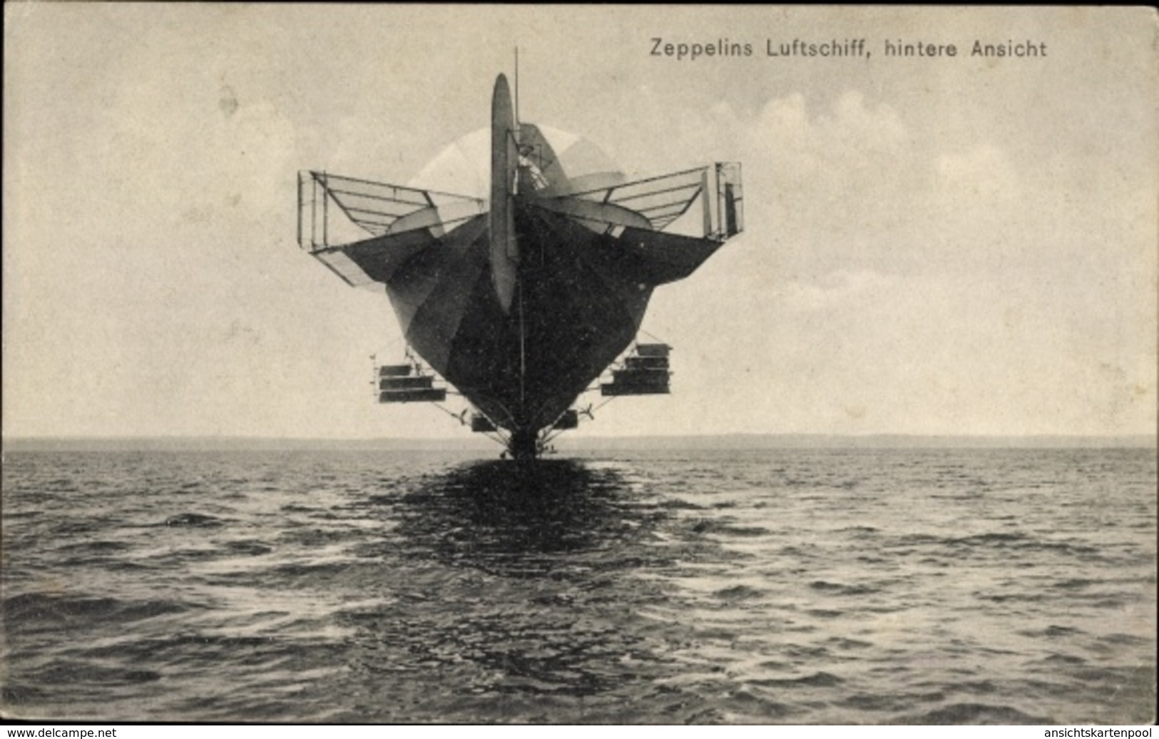Cp Zeppelins Luftschiff, Hintere Ansicht, Über Dem Bodensee Schwebend - Autres & Non Classés