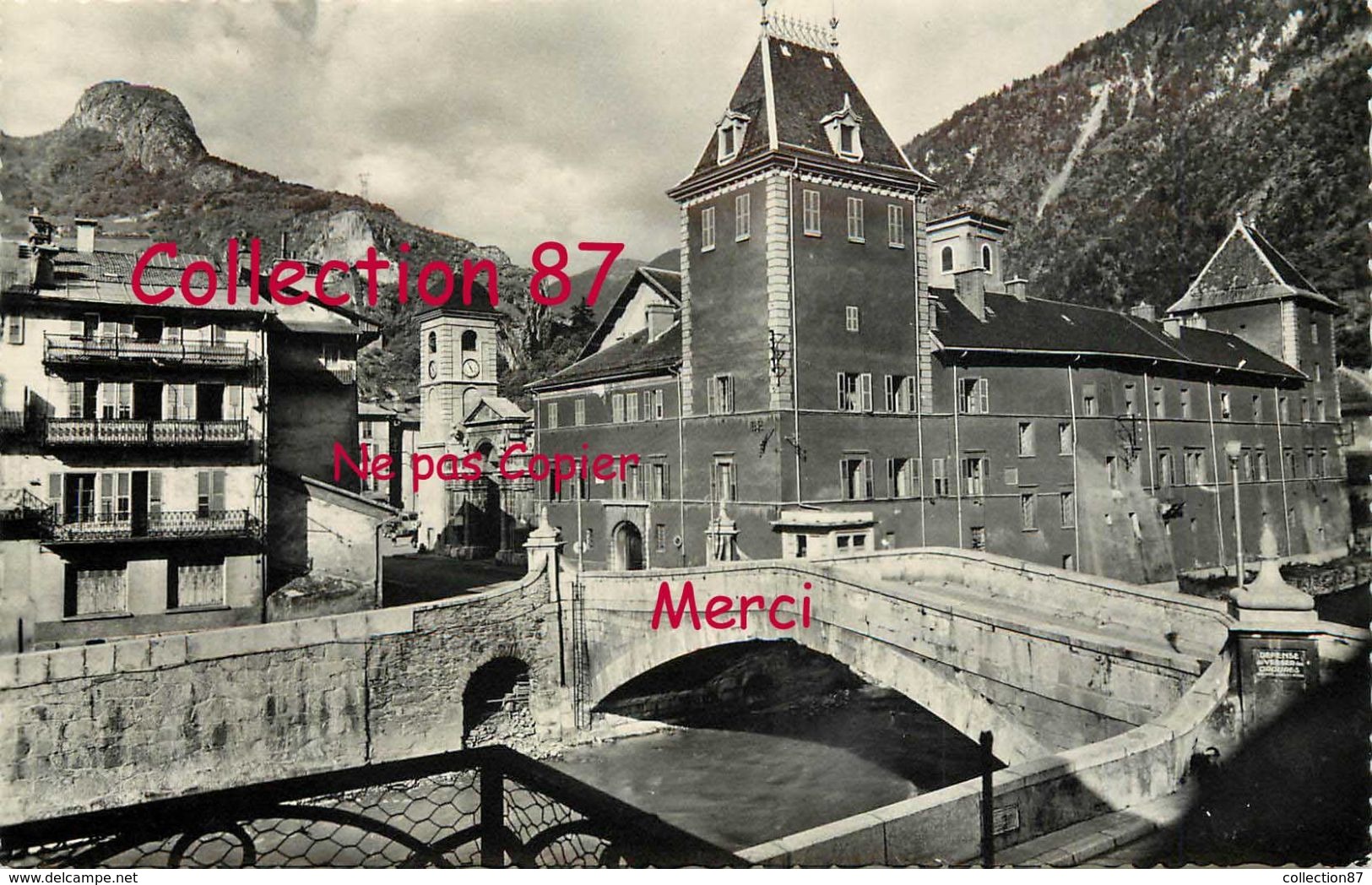 73 ☺♦♦ MOUTIERS < CPSM RARE GIL N° 3490 < LA CATHEDRALE SAINT PIERRE Et Le VIEUX PONT - Moutiers