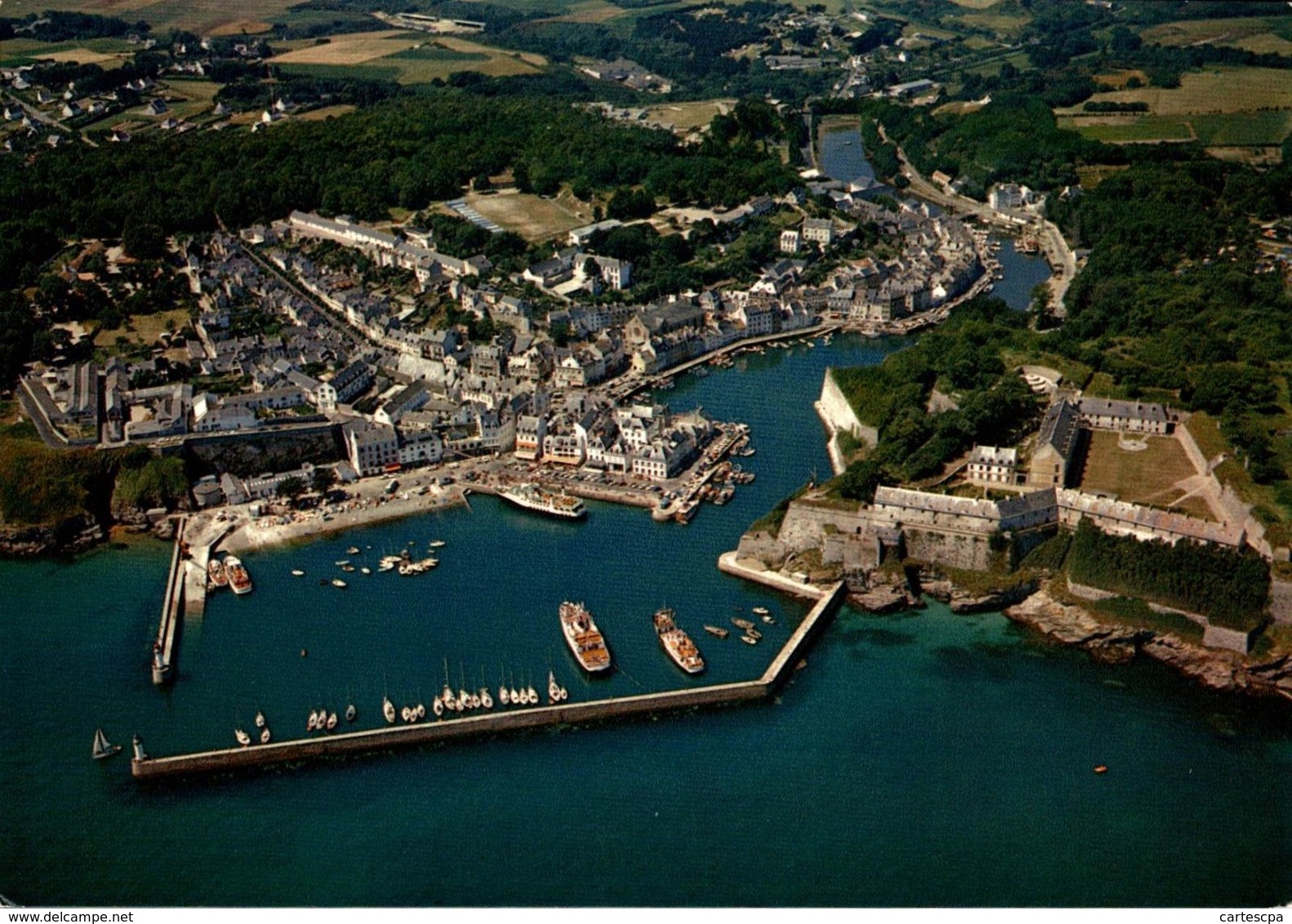 Le Palais Le Port Et Vue Generale   CPM Ou CPSM - Palais