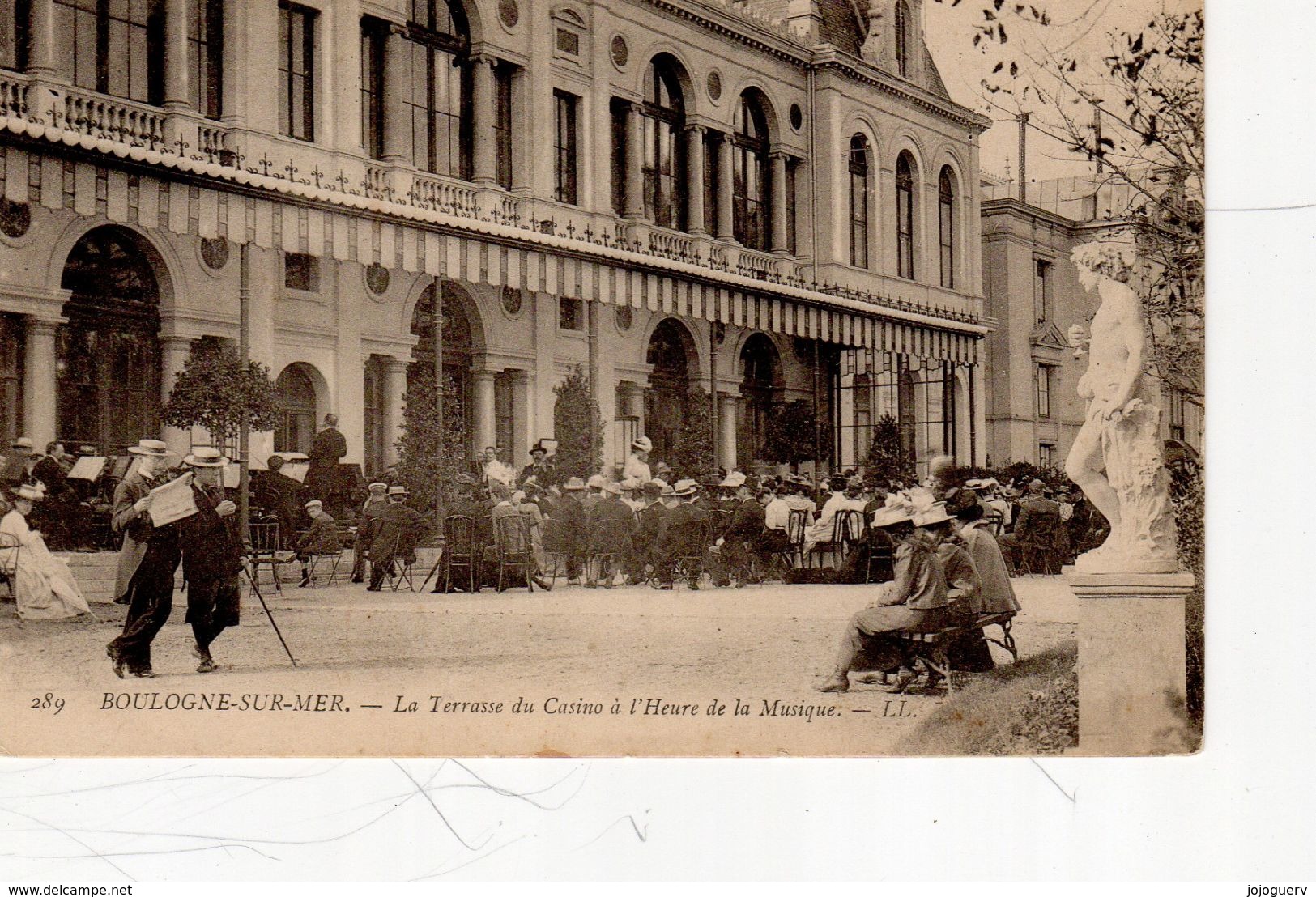 Boulogne Sur Mer La Terrasse Du Casino à L'heure De La Musique ( Important Auditoire , Statue - Boulogne Sur Mer