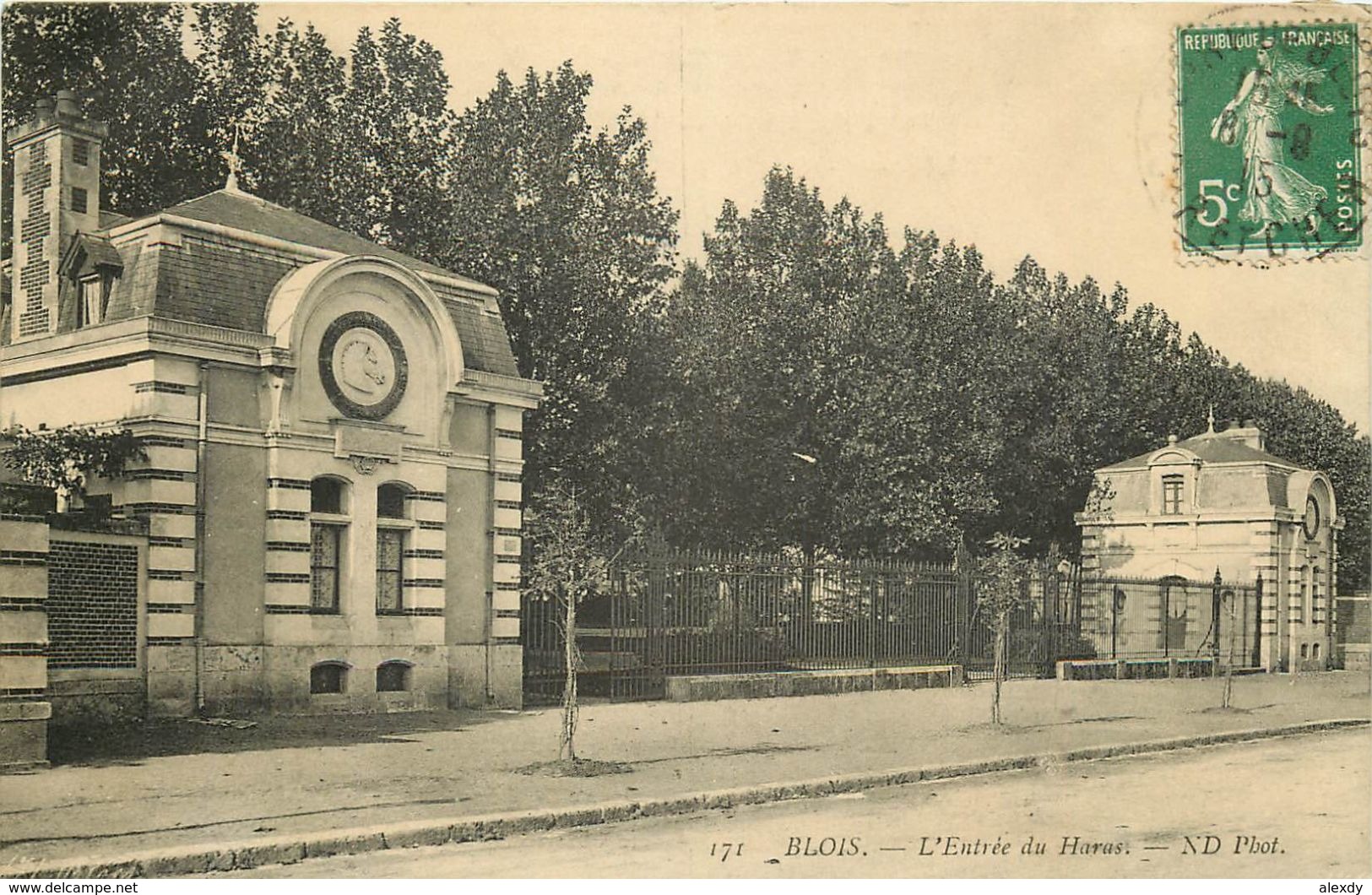 SL 10 cpa 41 BLOIS Ecole Place Victor-Hugo Fontaine maison Papin Pont Haras Château Eglise Square Chanzy